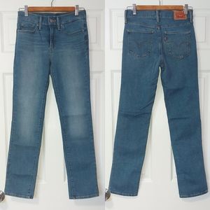Levi's 312 shaping slim jeans